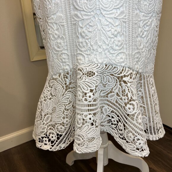 NWT Guess White Sleeveless Lace Trumpet Sheath Dress, Size 10 - Picture 6 of 16